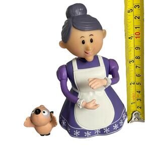 Rudolph Island of Misfit Toys Mrs Claus Figure With Bird Playing Mantis Vtg 2002